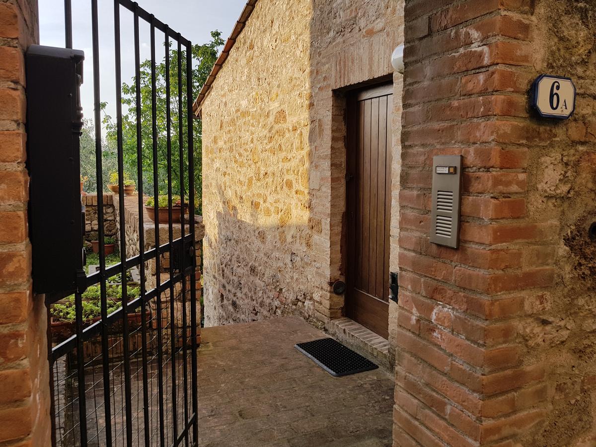 Guest House Il Giardino コッレ・ヴァル・デルザ エクステリア 写真