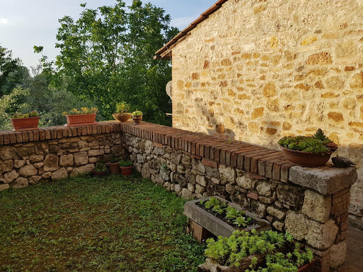 Guest House Il Giardino コッレ・ヴァル・デルザ エクステリア 写真