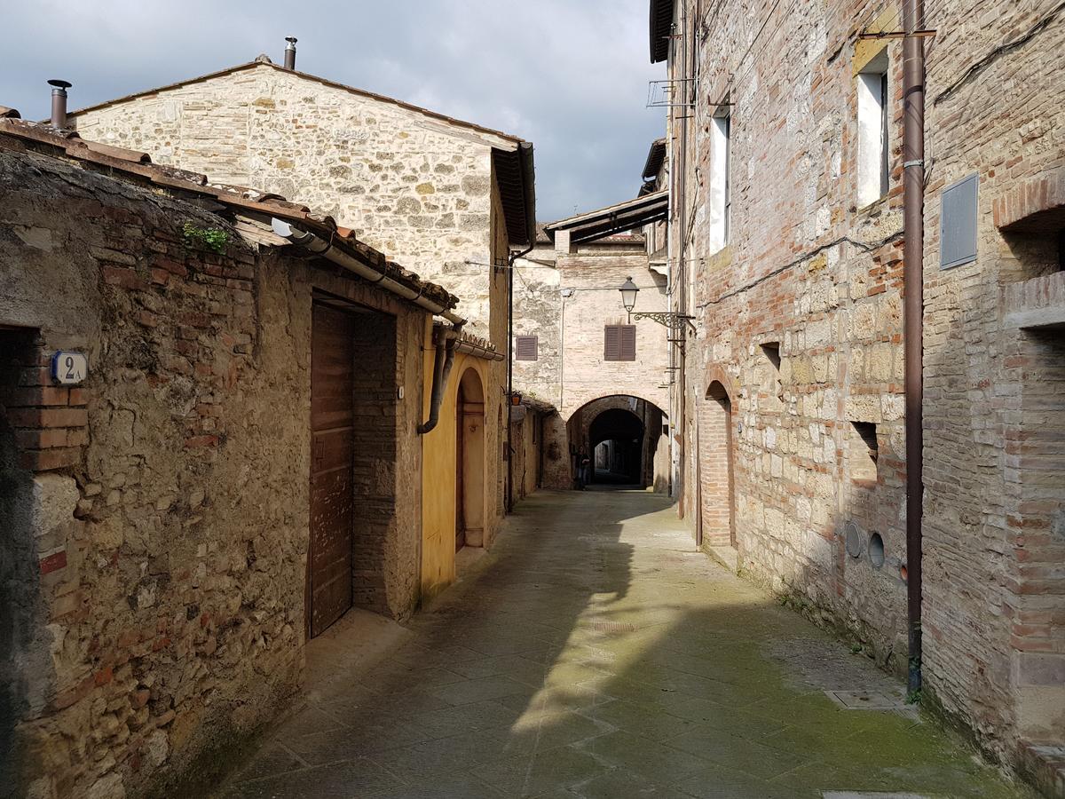 Guest House Il Giardino コッレ・ヴァル・デルザ エクステリア 写真