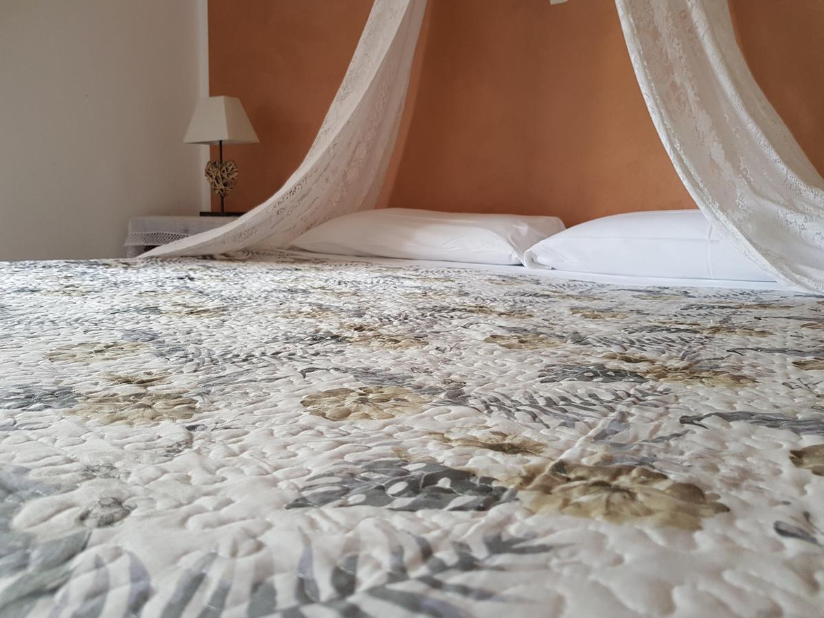 Guest House Il Giardino コッレ・ヴァル・デルザ エクステリア 写真