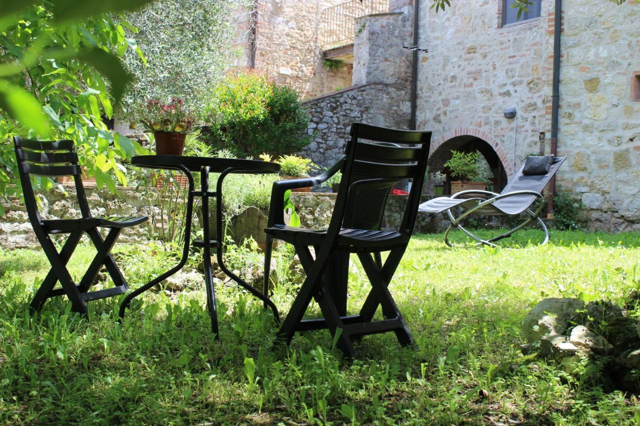 Guest House Il Giardino コッレ・ヴァル・デルザ エクステリア 写真