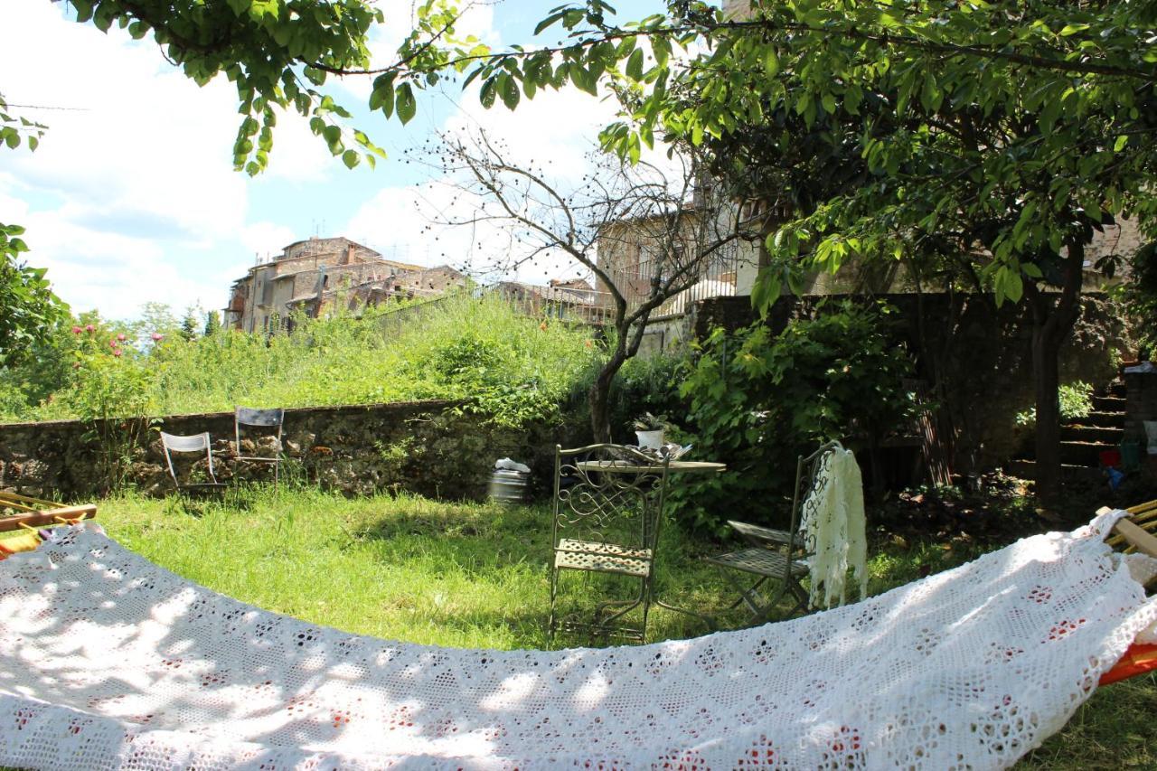 Guest House Il Giardino コッレ・ヴァル・デルザ エクステリア 写真
