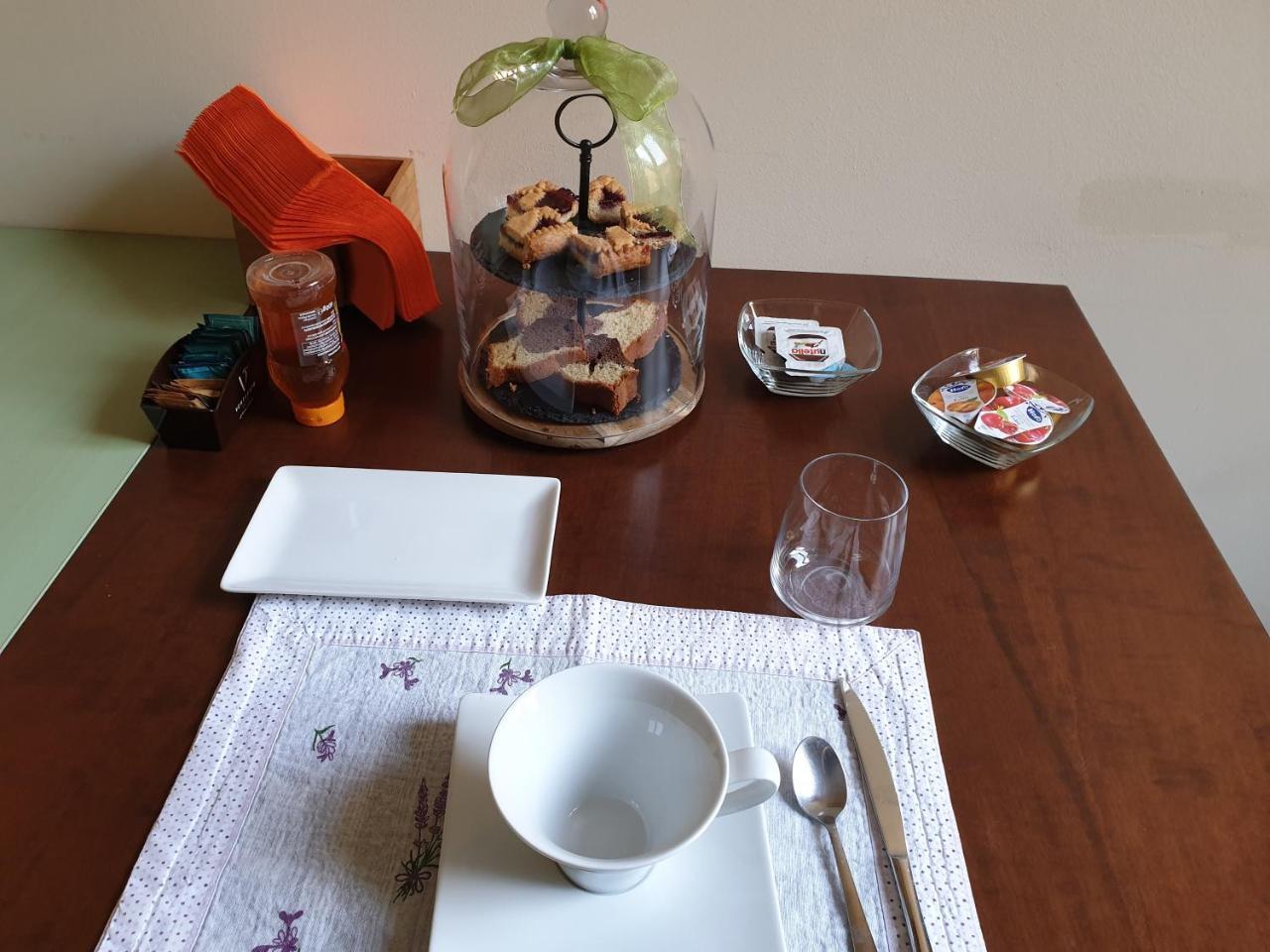 Guest House Il Giardino コッレ・ヴァル・デルザ エクステリア 写真